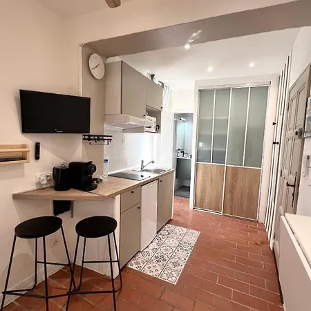 Old - 2 People Antibes