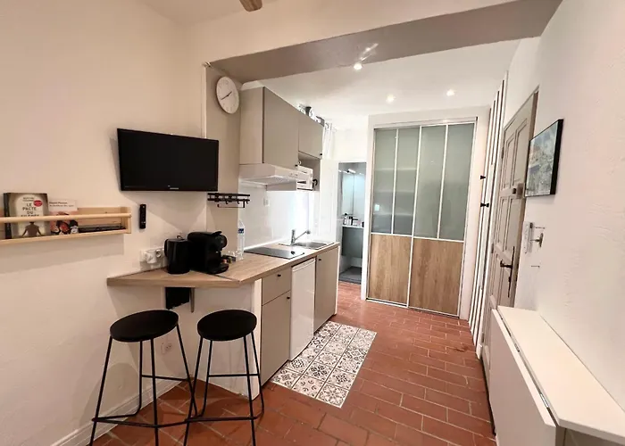 Old - 2 People Antibes